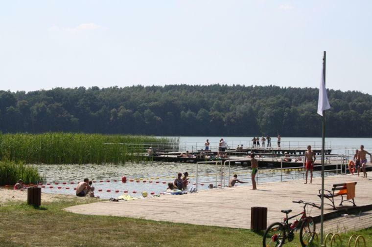 Bacowki Nad Jeziorem Goszcza Lubrza  Exteriör bild