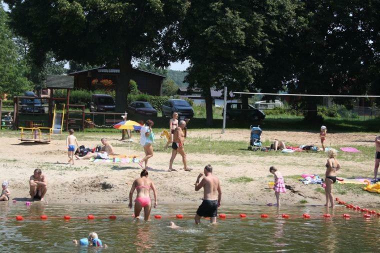Bacowki Nad Jeziorem Goszcza Lubrza  Exteriör bild